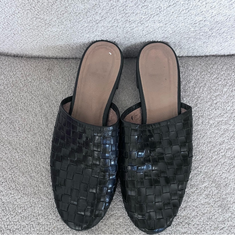 Seychelles Black Woven Leather Mules